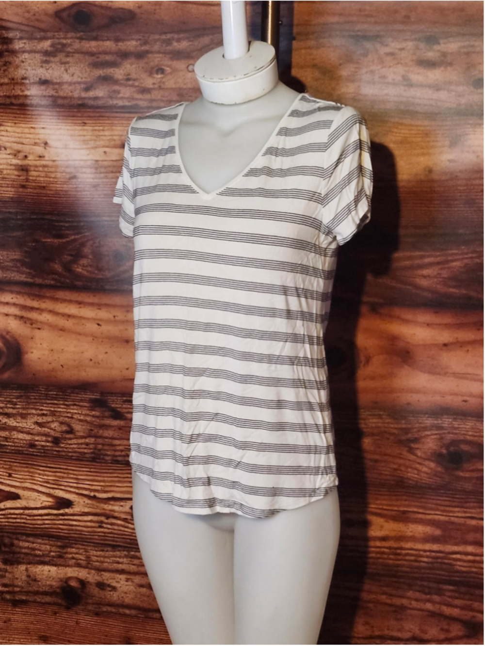 Women's WHBM Striped V-Neck Short Sleeve Tee White Black Size XS